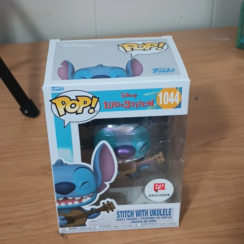 Disney Stitch with Ukulele Funko Pop - Picture 1 of 5